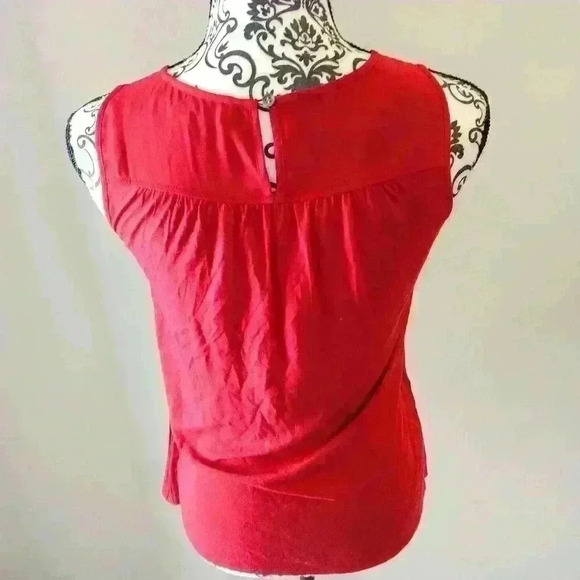 LOFT Petite Red Pleated Sleeveless Blouse Keyhole Back Office Workwear XS - Picture 6 of 10